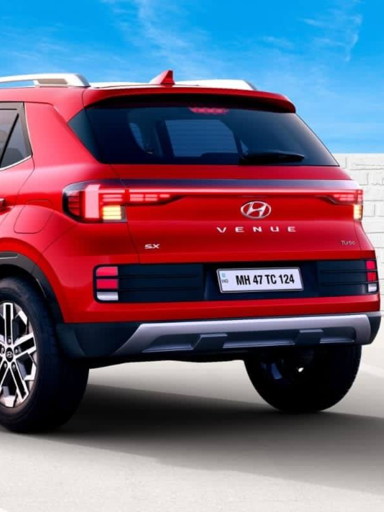 ये बबुआ, देखा क्या Hyundai Venue फेसलिफ्ट का नया फीचर्स, देख लो!