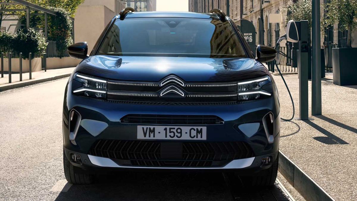 Citroen C5 Aircross के बवाल फीचर्स ने मचाई तबाही! 1997cc इंजन बने रॉकस्टार..