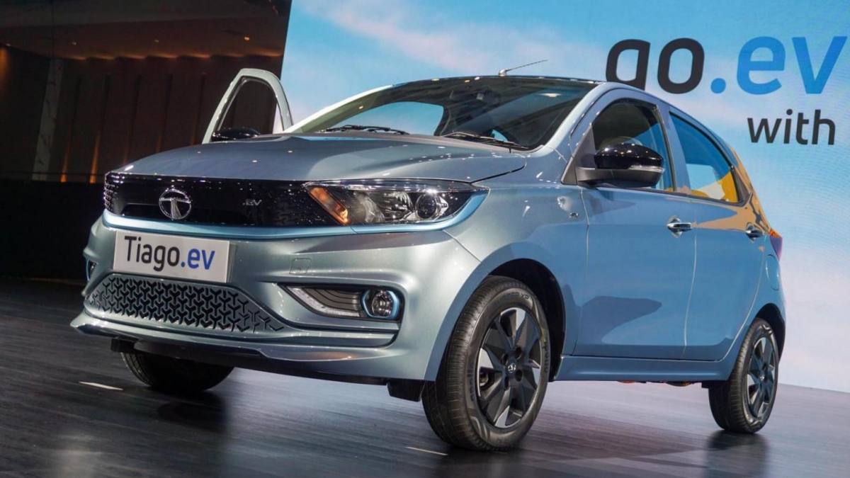 New Tata Tiago EV 2023 :- उड़ी बाबा! ये तो भारत में पहली बार हुआ, टियागो ईवी कार खरीदने आए पीएम।