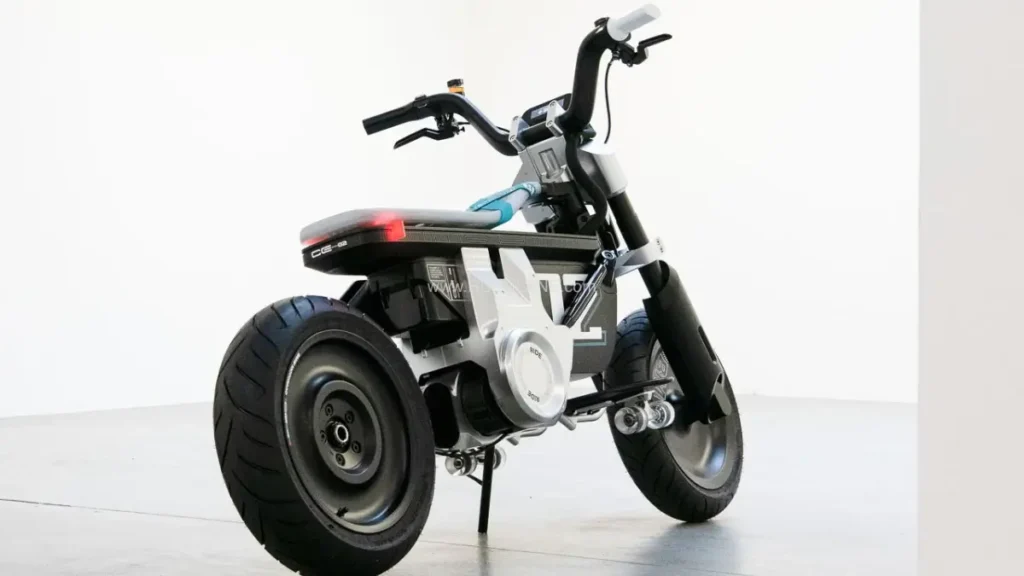 Kinetic e Luna electric scooter design and powertrain details leaked