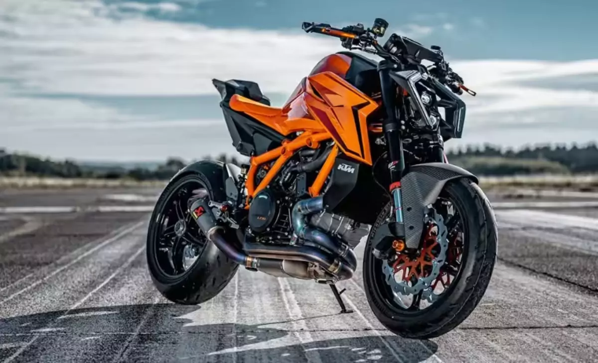 ktm-1390-super-duke-r